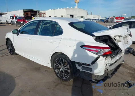 2020 Toyota Camry Se z USA, uszkodzony, nr VIN 4T1G11AK5LU987415